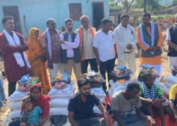 मझौवाका अग्निपीडितलाई कांग्रेसको राहत