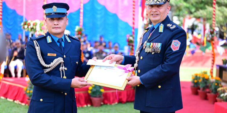 प्रहरी निरीक्षक विशाल मल्ल उत्कृष्ट लागुऔषध अपराध अनुसन्धानकर्ता पुरस्कार बाट सम्मानित